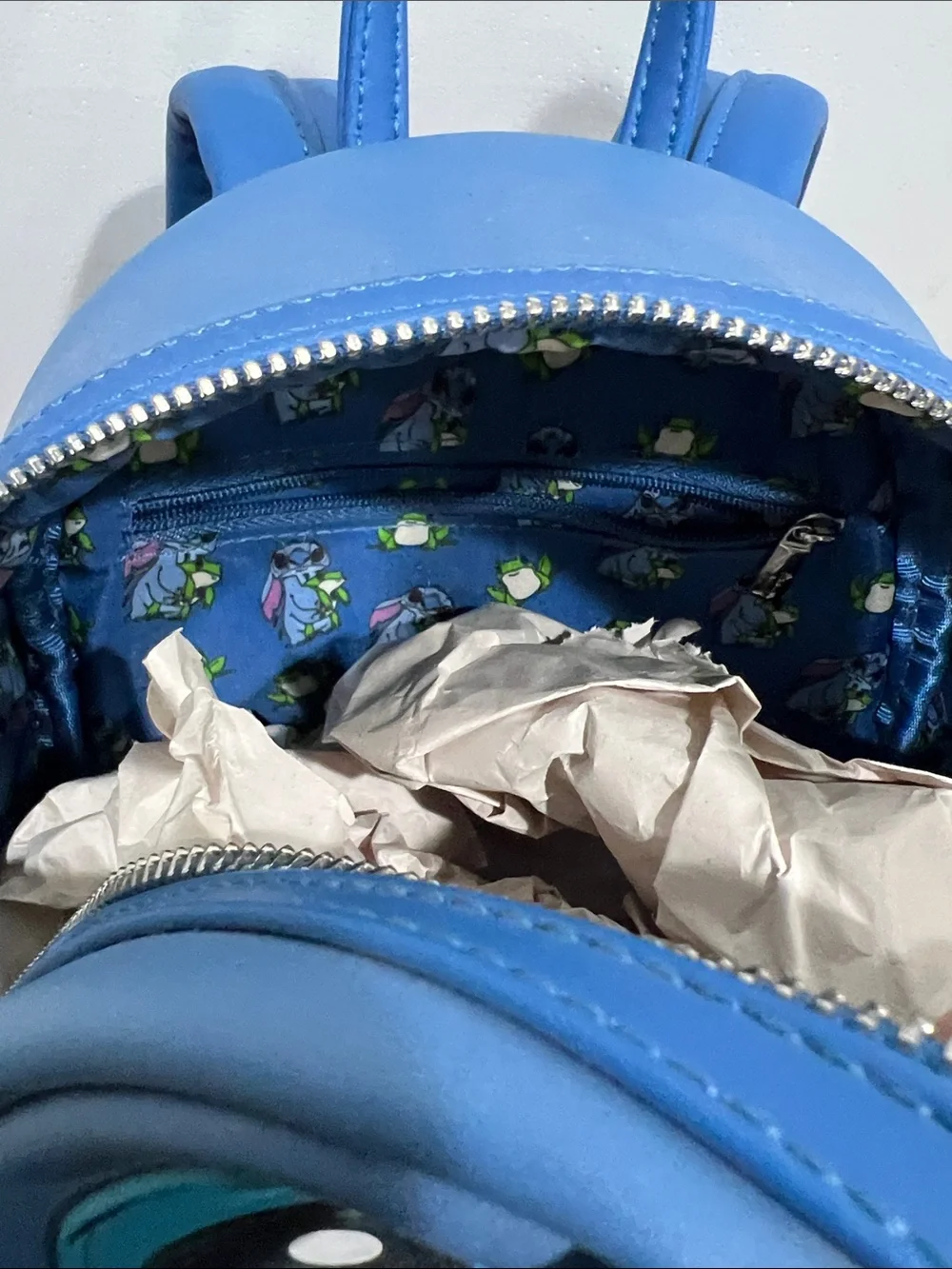 Lounge fly backpack stitch with matching wallet